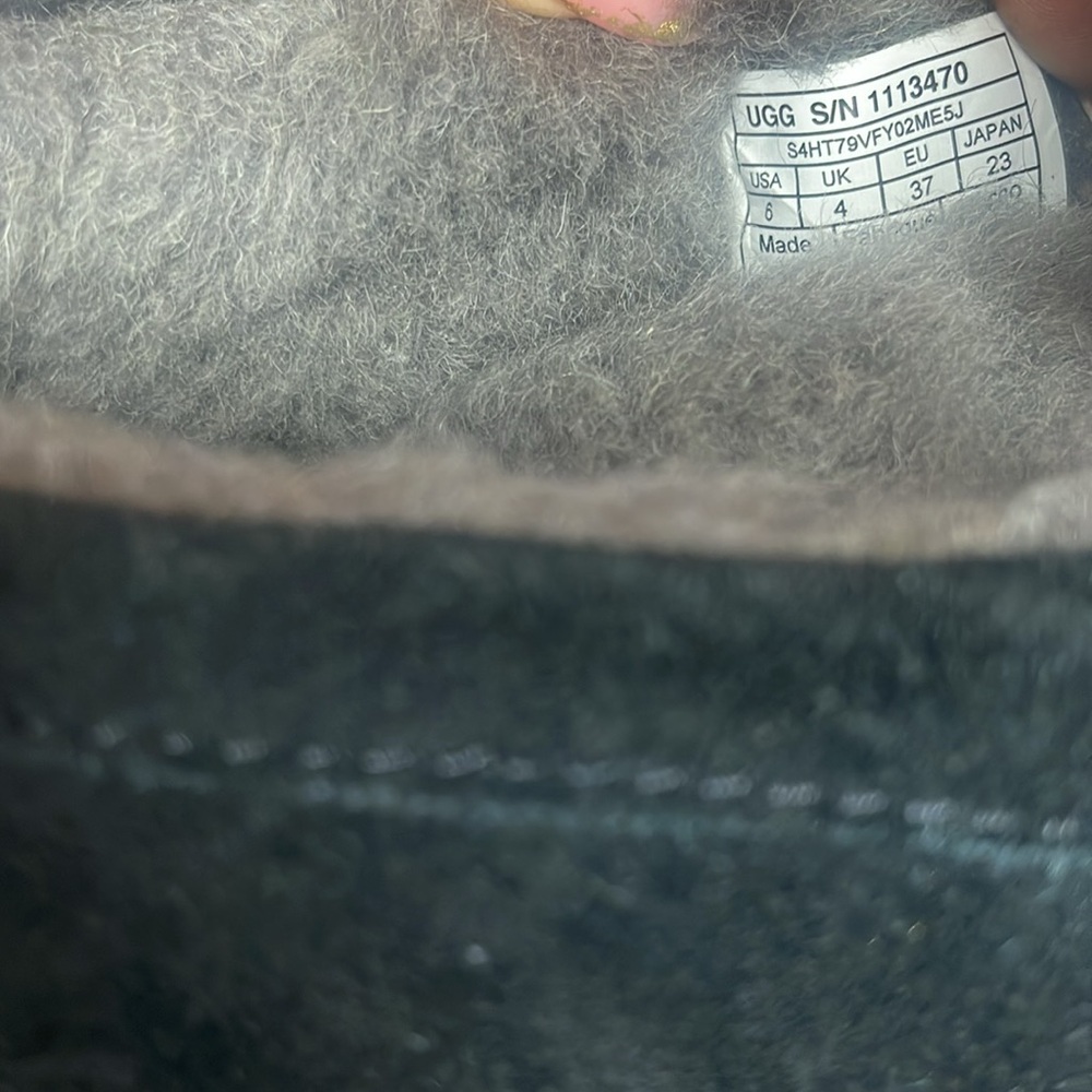 Ugg Slipper - image 5